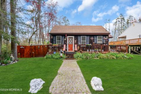 212 Barramore Avenue Lanoka Harbor NJ 08734