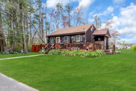 212 Barramore Avenue Lanoka Harbor NJ 08734