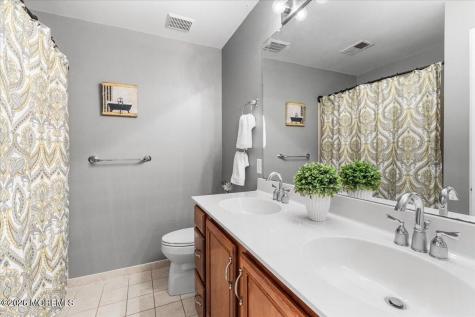 6 Huggins Lane Manalapan NJ 07726