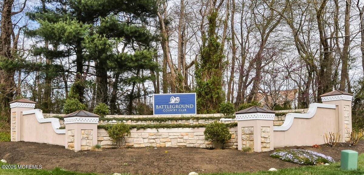 6 Huggins Lane Manalapan NJ 07726