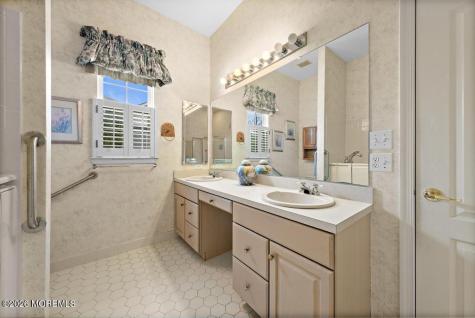 43 Silverspring Drive Lakewood NJ 08701