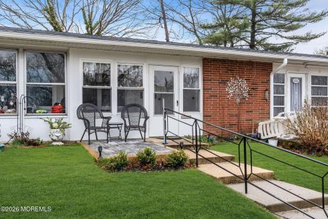 108 Edinburgh Lane Lakewood NJ 08701