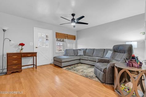 108 Edinburgh Lane Lakewood NJ 08701