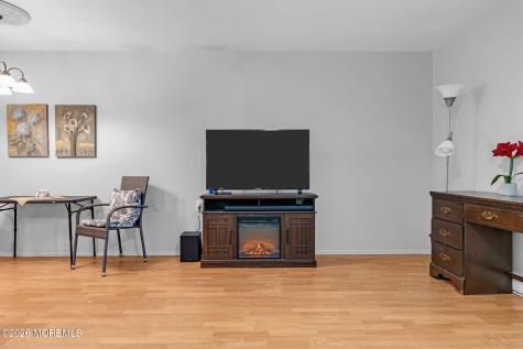 108 Edinburgh Lane Lakewood NJ 08701