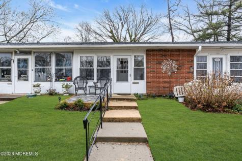 108 Edinburgh Lane Lakewood NJ 08701