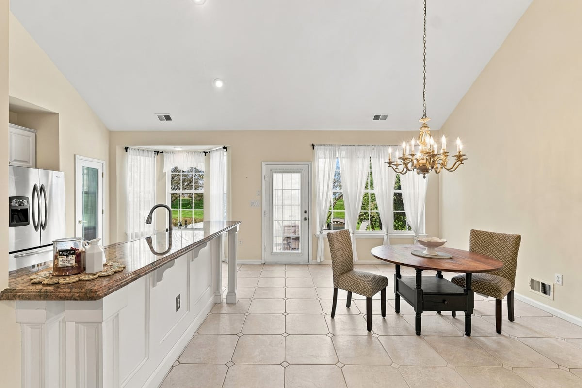 12 Powderhorn Way Allentown NJ 08501