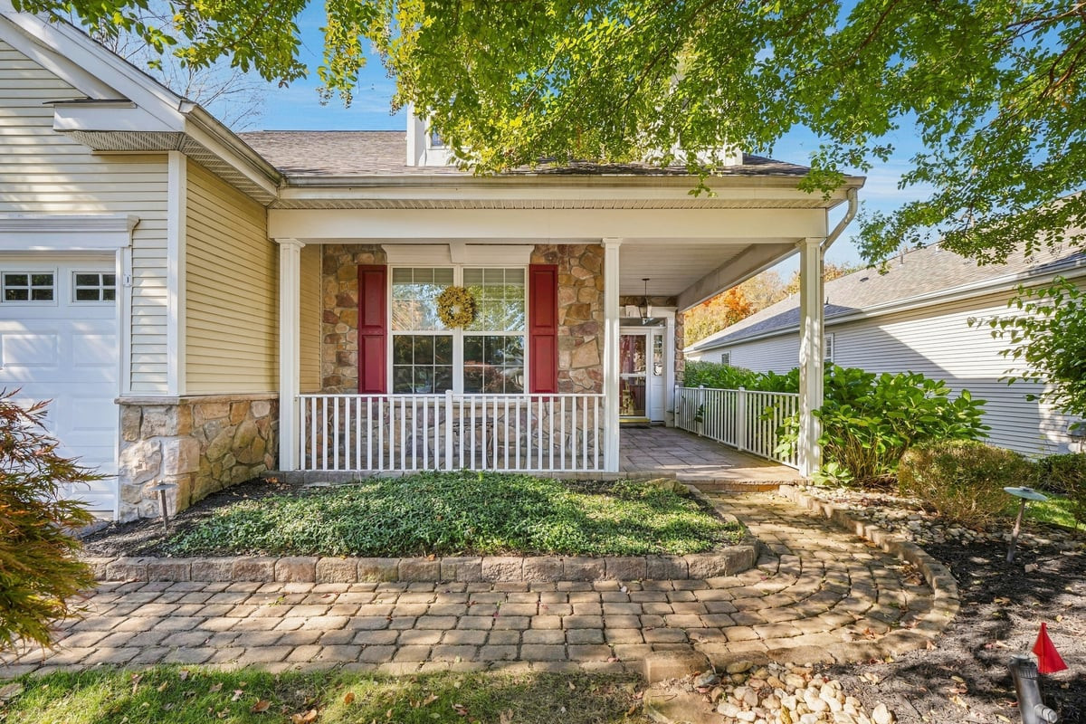 12 Powderhorn Way Allentown NJ 08501