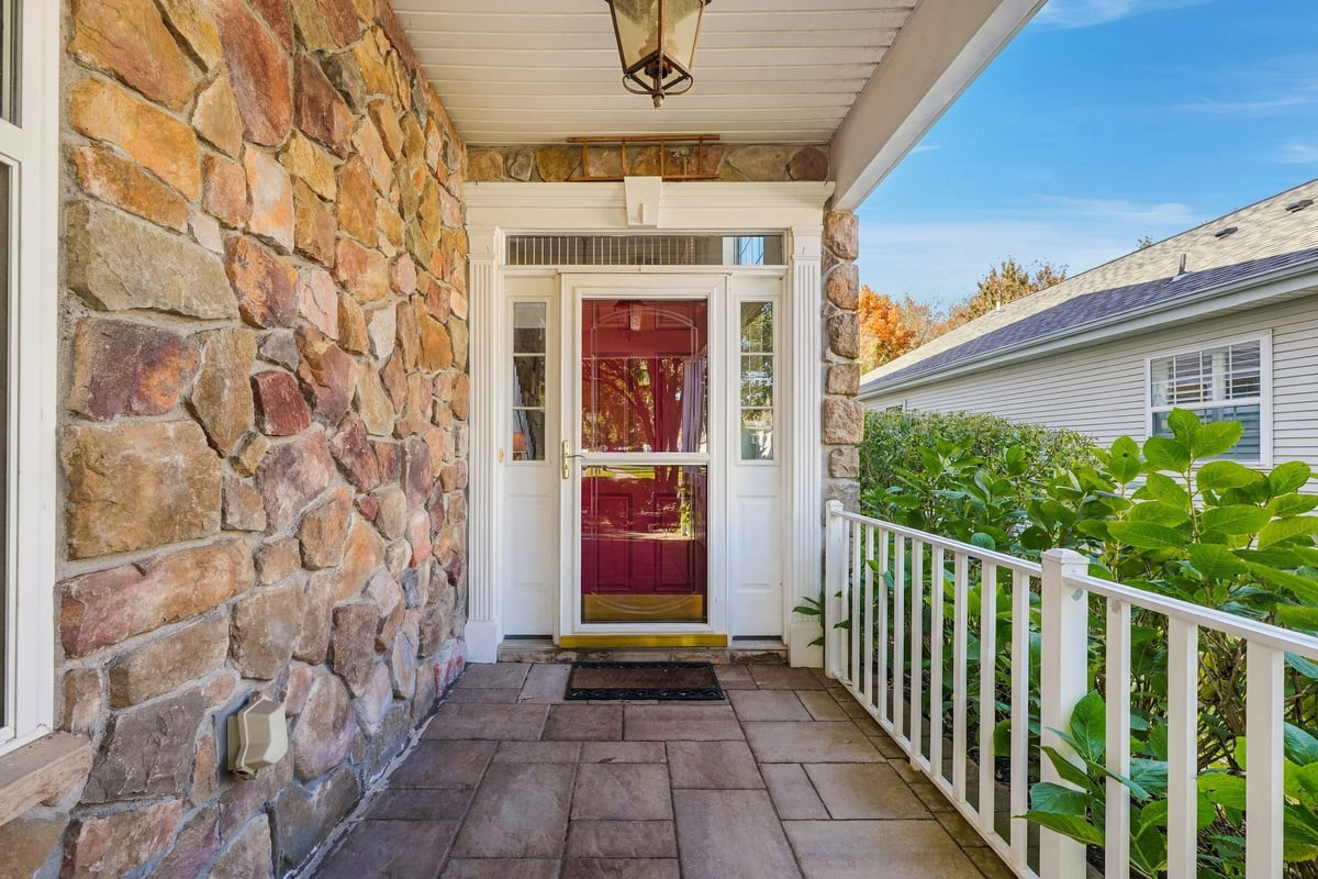 12 Powderhorn Way Allentown NJ 08501