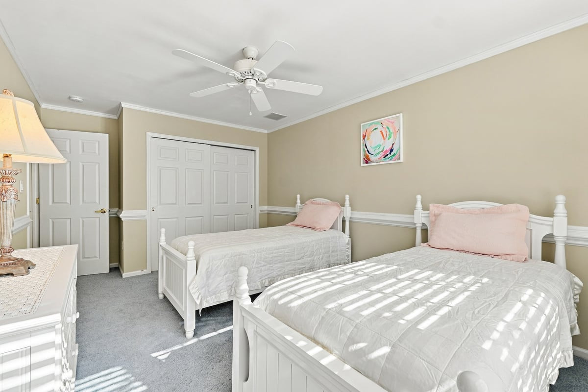 12 Powderhorn Way Allentown NJ 08501
