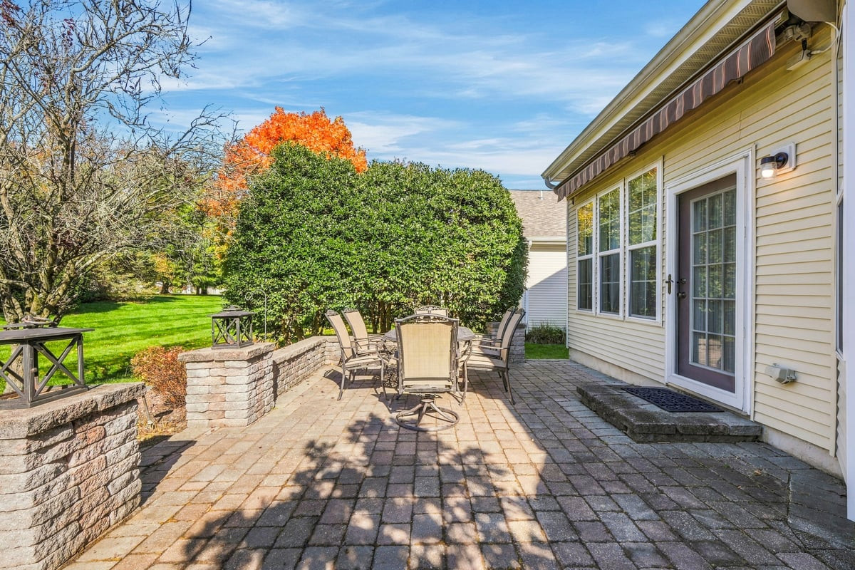12 Powderhorn Way Allentown NJ 08501