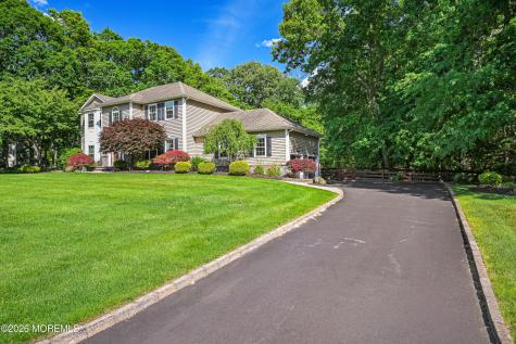 10 Burke Drive Farmingdale NJ 07727