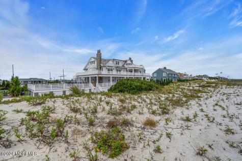 1581 Ocean Avenue Mantoloking NJ 08738