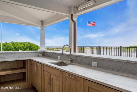 1581 Ocean Avenue Mantoloking NJ 08738