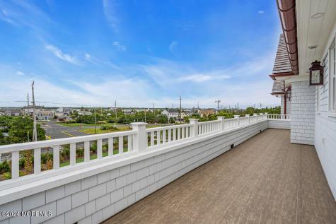 1581 Ocean Avenue Mantoloking NJ 08738