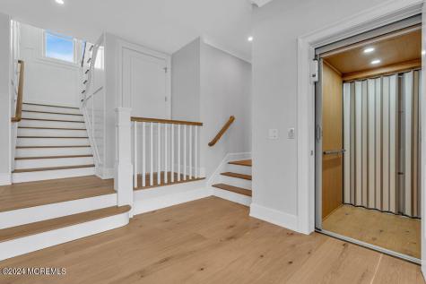 1581 Ocean Avenue Mantoloking NJ 08738