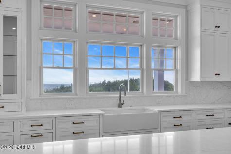1581 Ocean Avenue Mantoloking NJ 08738
