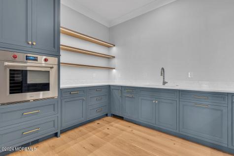 1581 Ocean Avenue Mantoloking NJ 08738