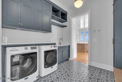 1581 Ocean Avenue Mantoloking NJ 08738