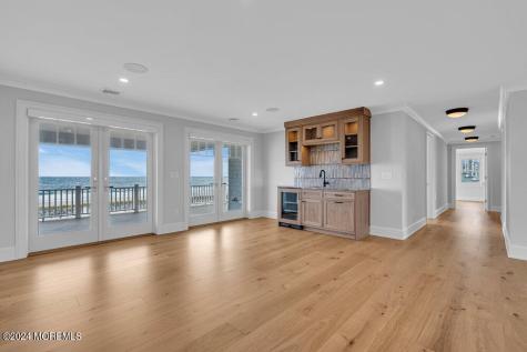 1581 Ocean Avenue Mantoloking NJ 08738