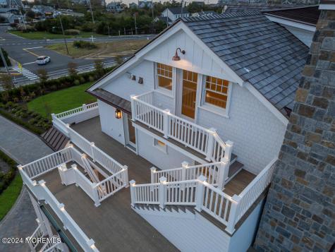 1581 Ocean Avenue Mantoloking NJ 08738