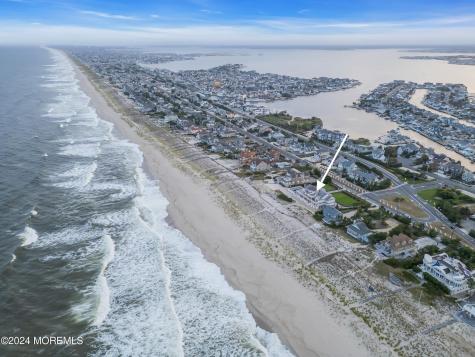 1581 Ocean Avenue Mantoloking NJ 08738