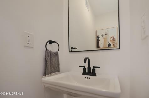 345 Meinzer Street Aberdeen NJ 07721