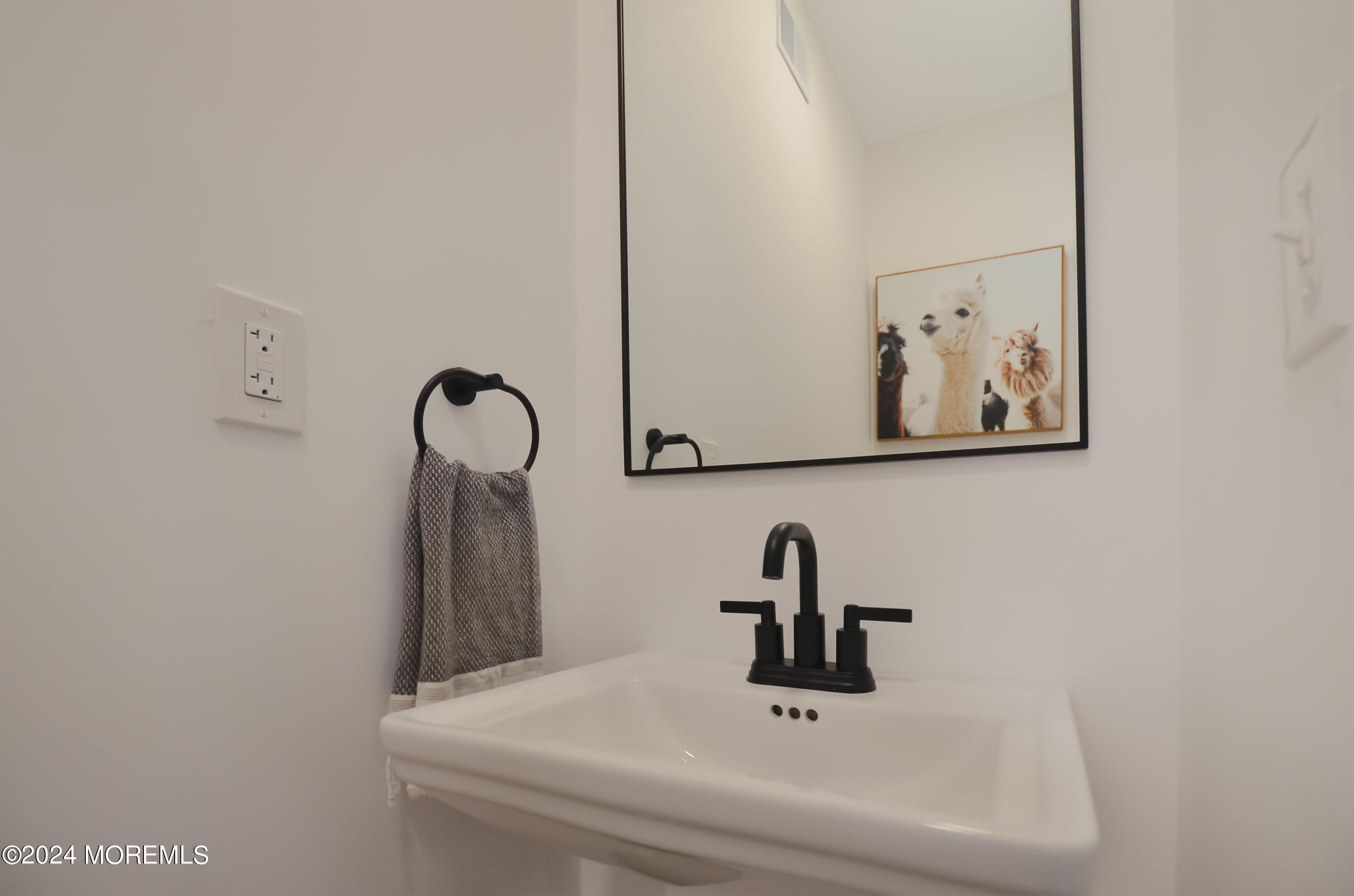 345 Meinzer Street Aberdeen NJ 07721