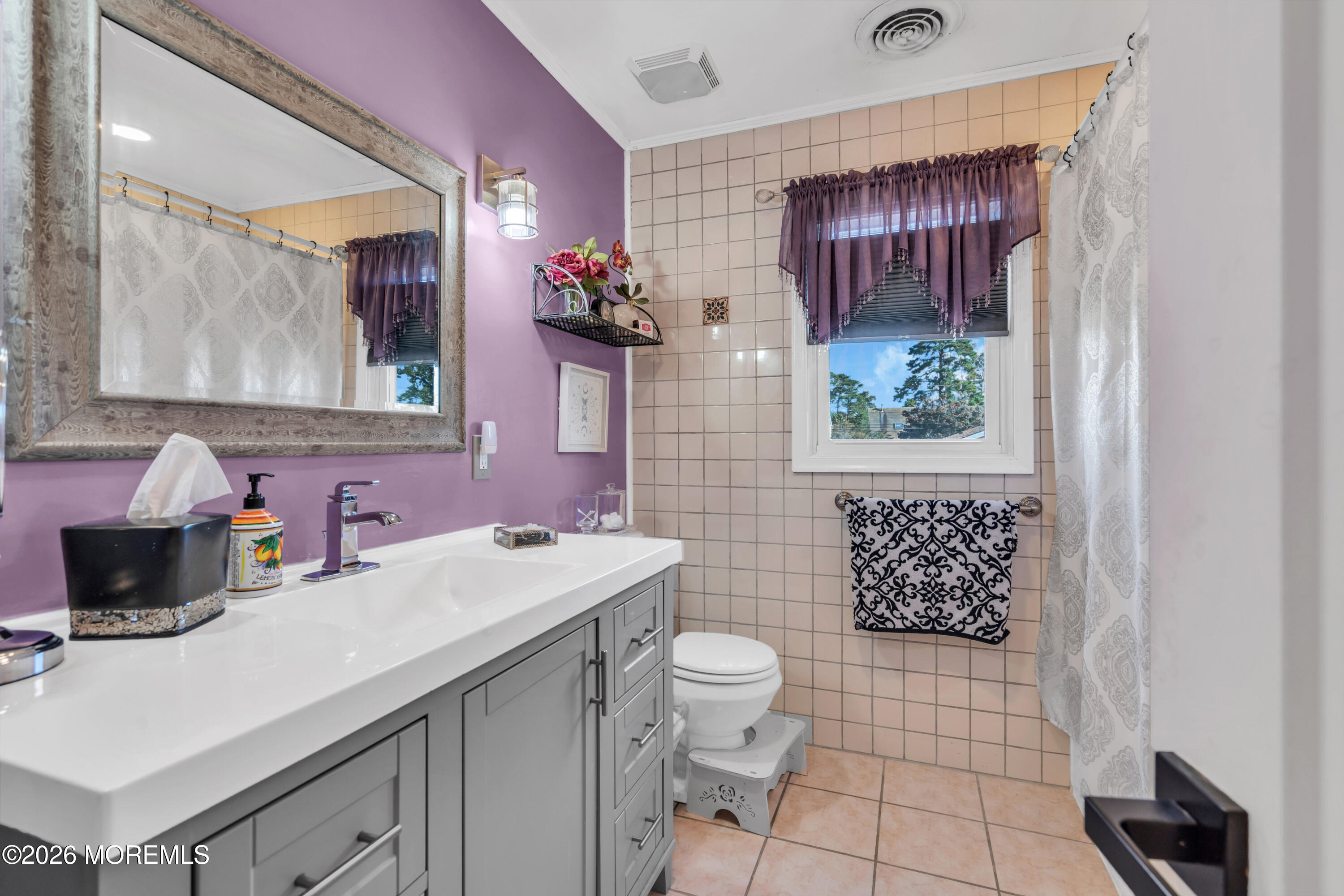 853 Spray Avenue Beachwood NJ 08722