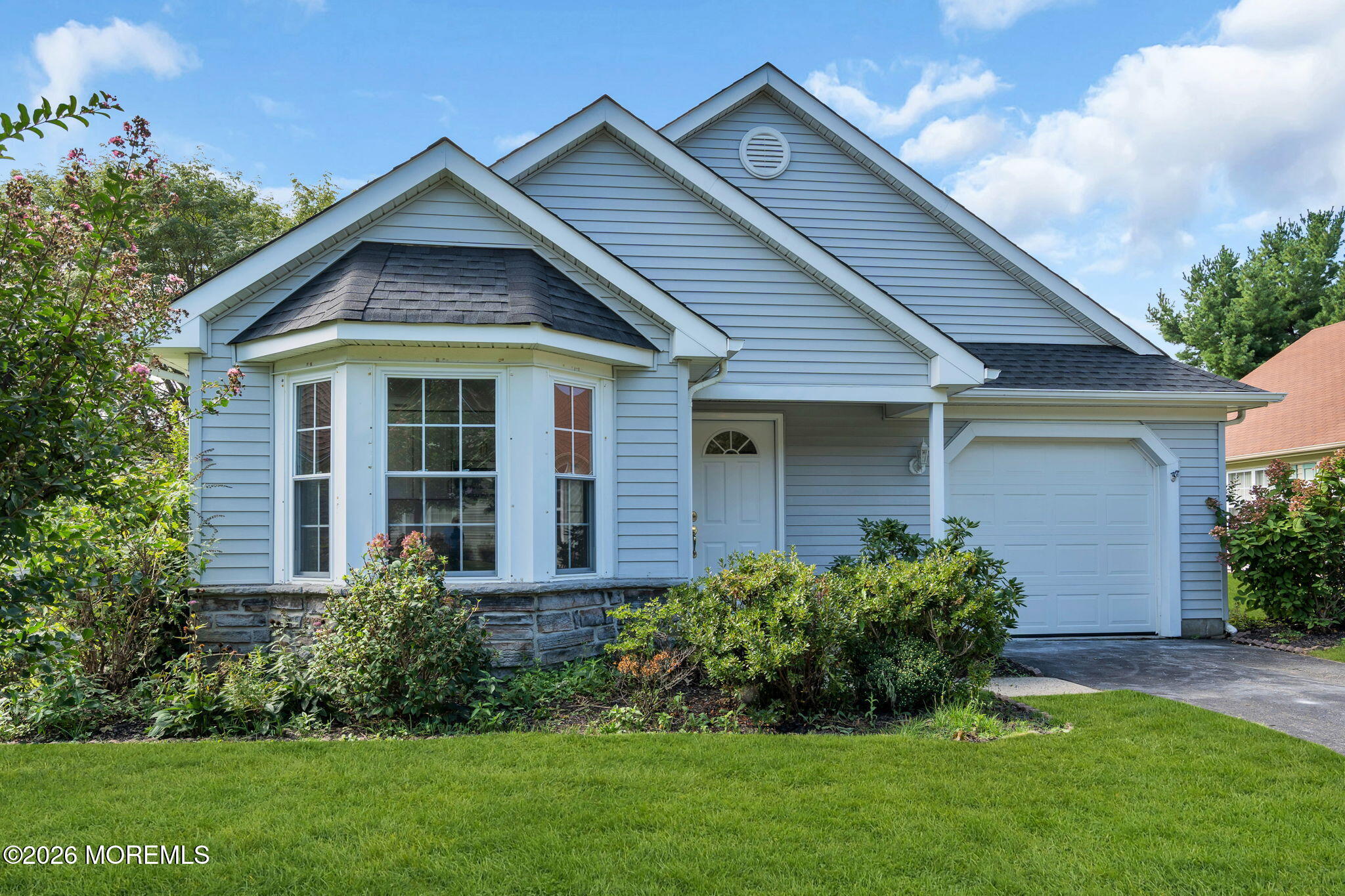 4 Oakmont Road Lakewood NJ 08701