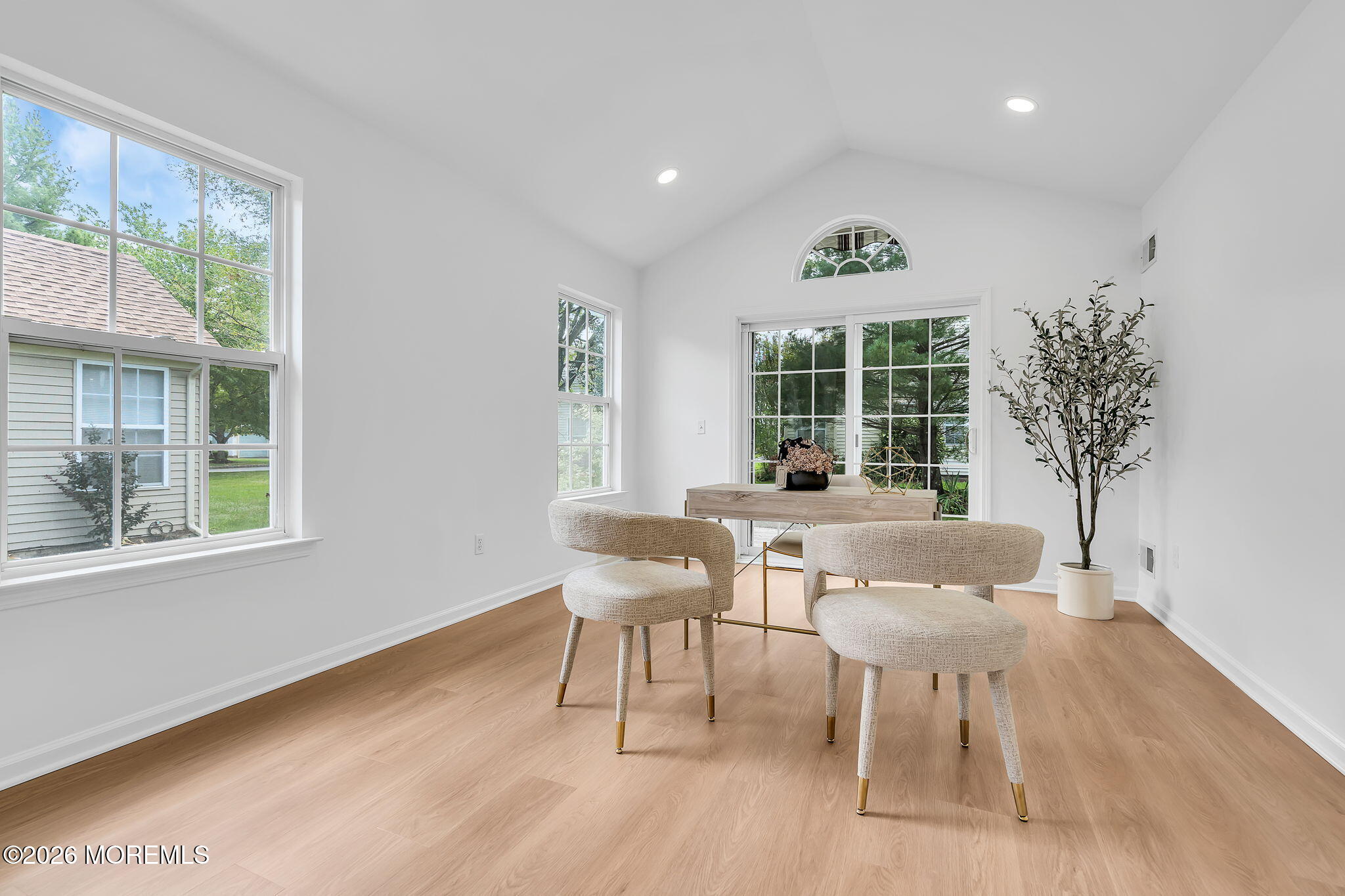 4 Oakmont Road Lakewood NJ 08701
