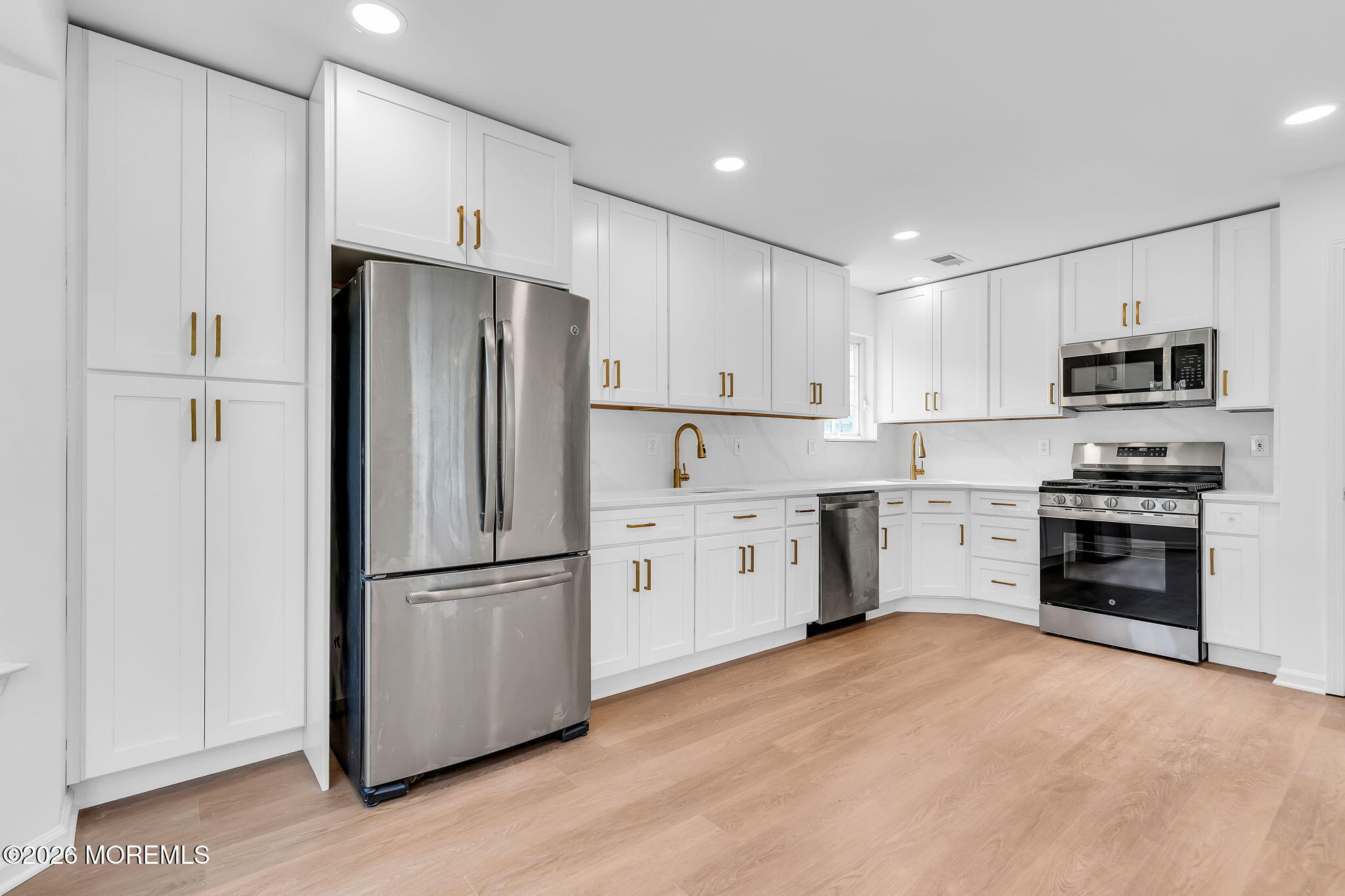 4 Oakmont Road Lakewood NJ 08701