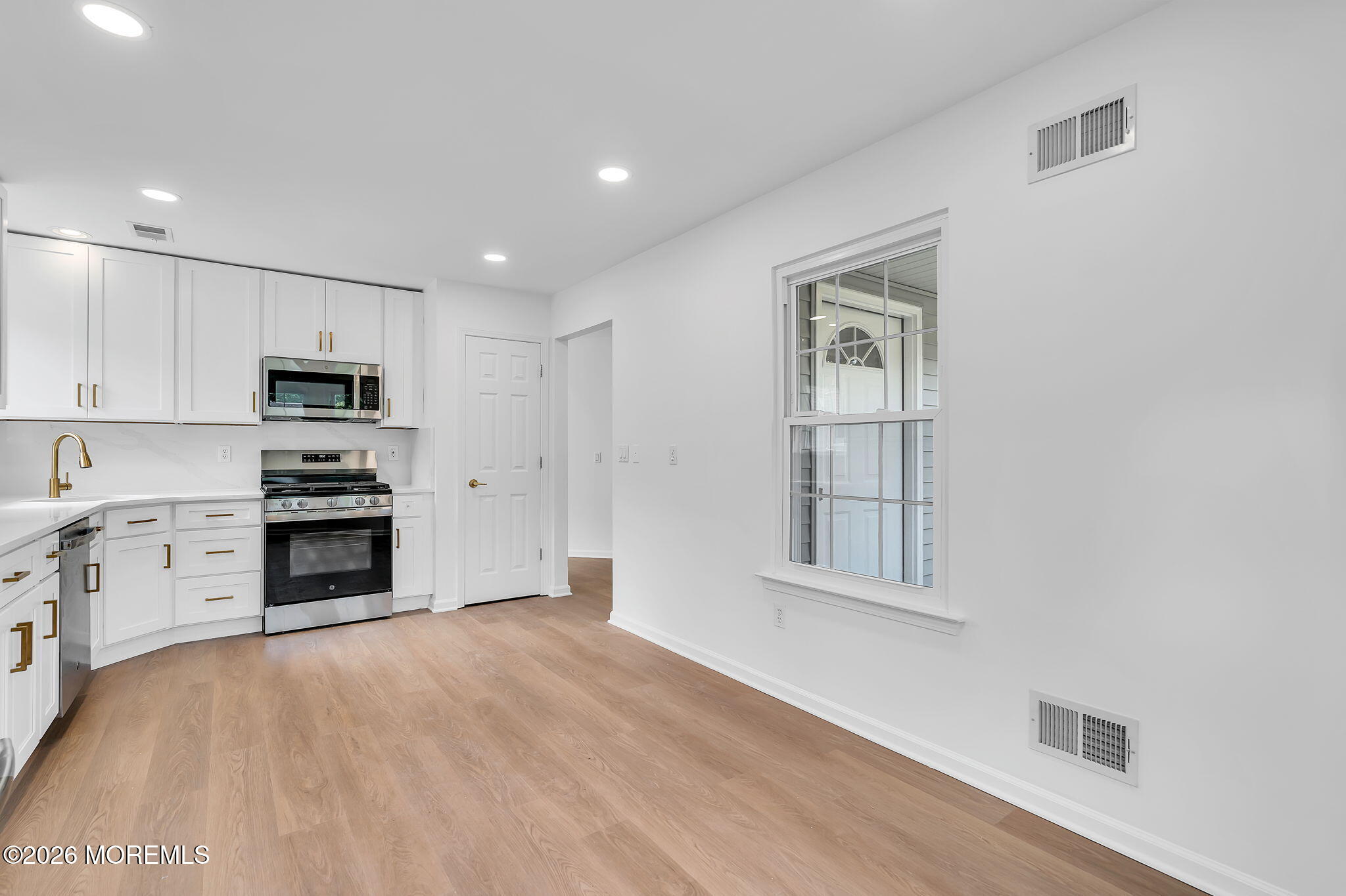 4 Oakmont Road Lakewood NJ 08701