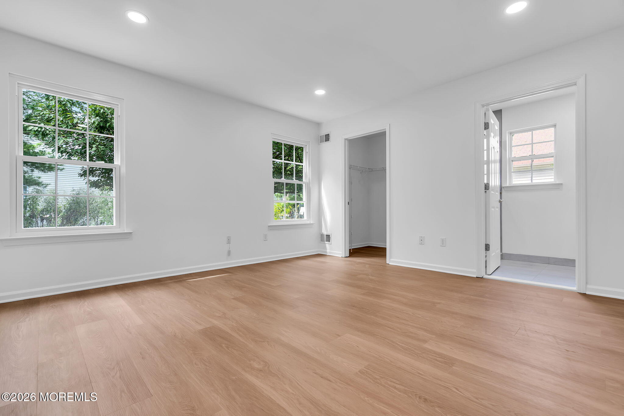 4 Oakmont Road Lakewood NJ 08701