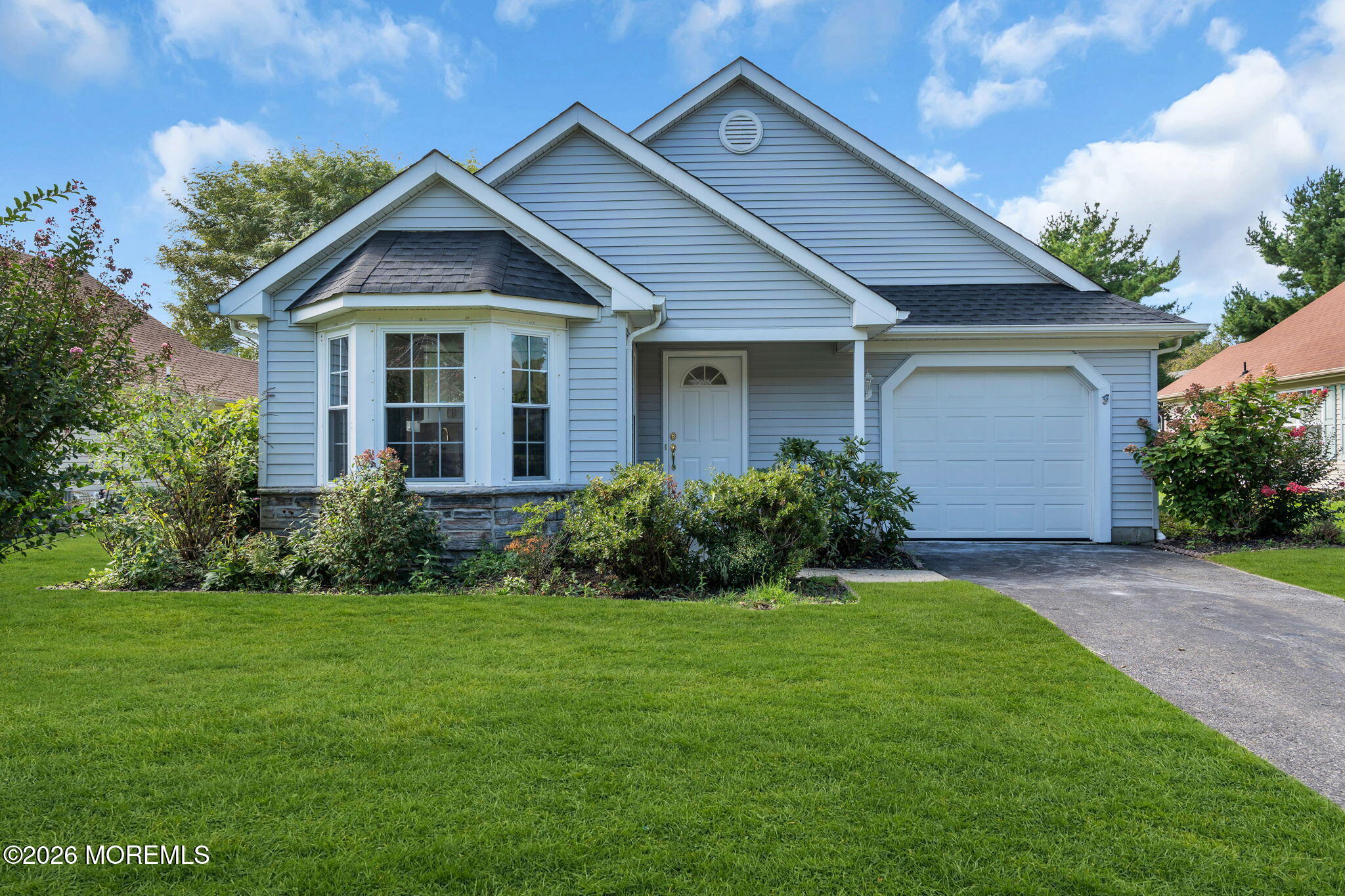 4 Oakmont Road Lakewood NJ 08701