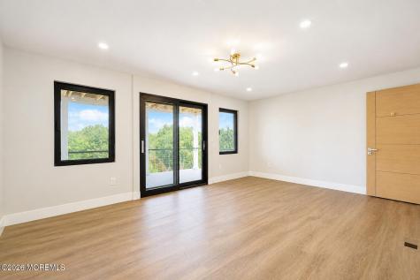 109 Seabreeze Avenue North Middletown NJ 07748