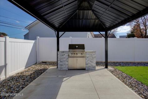 5 Shore Pine Drive Brick NJ 08723