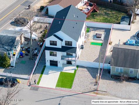 5 Shore Pine Drive Brick NJ 08723
