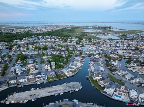 5 Shore Pine Drive Brick NJ 08723