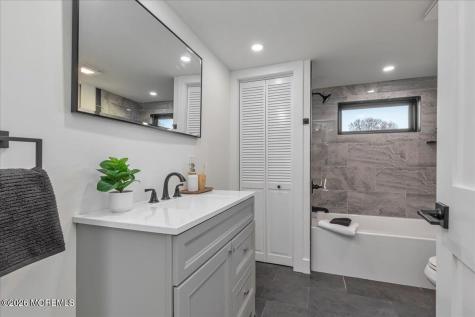 58 Locust Grove Hazlet NJ 07730