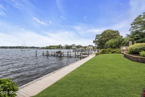 99 Holly Lane Bayville NJ 08721