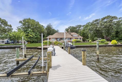 99 Holly Lane Bayville NJ 08721
