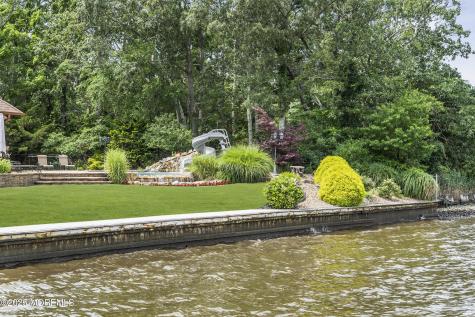 99 Holly Lane Bayville NJ 08721