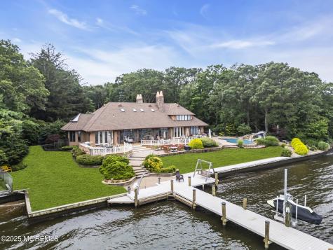 99 Holly Lane Bayville NJ 08721