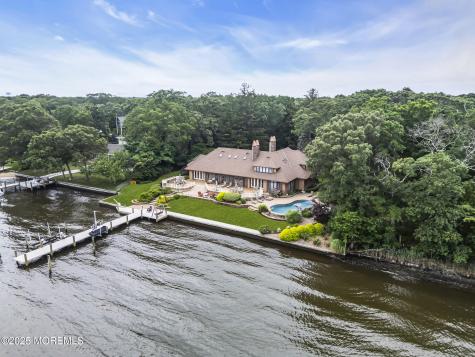 99 Holly Lane Bayville NJ 08721