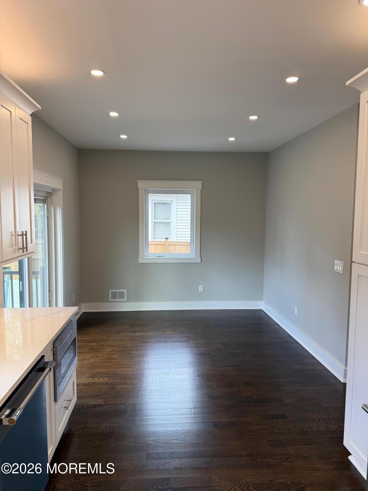 21 Bellevue Avenue Leonardo NJ 07737