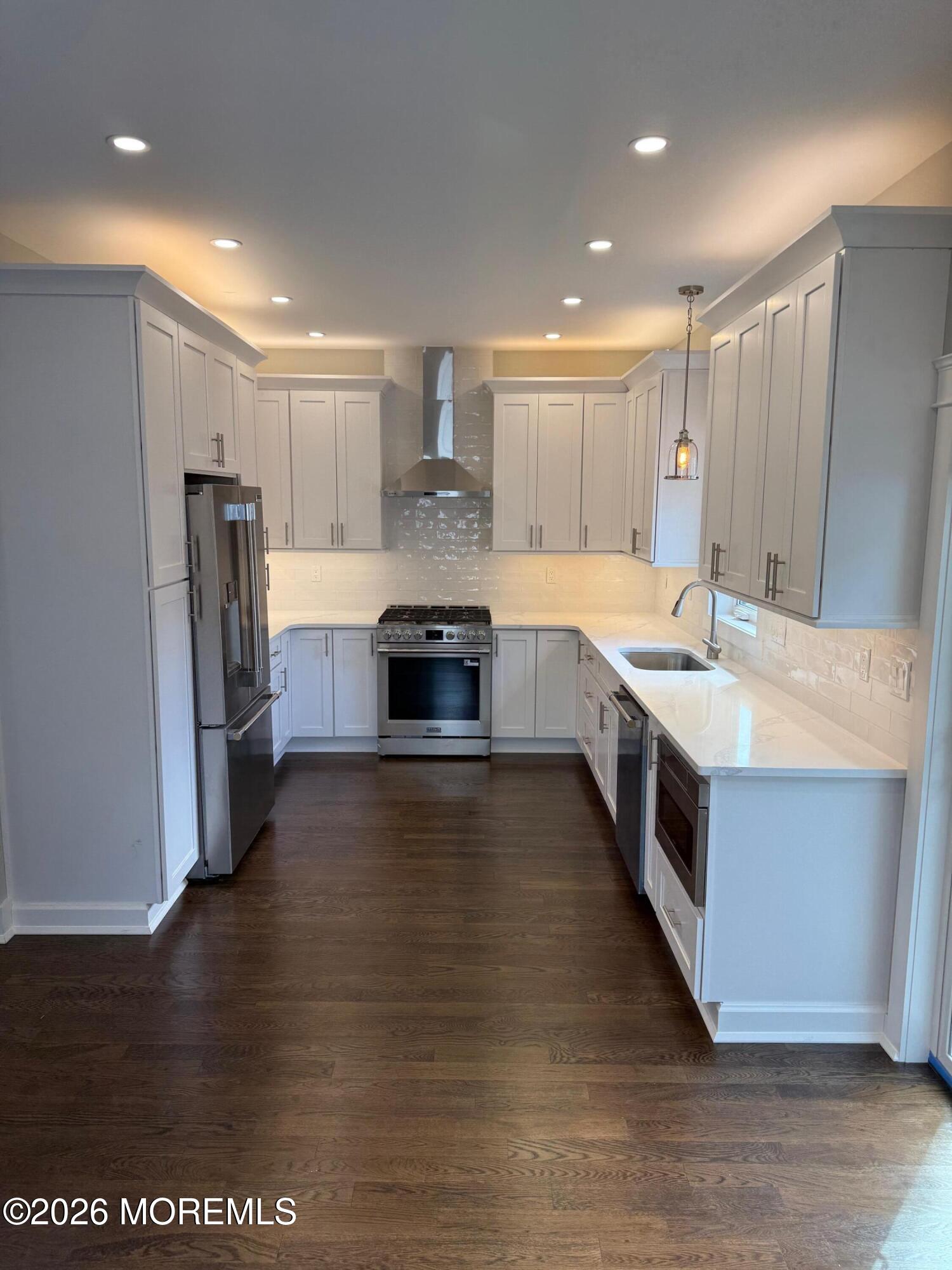 21 Bellevue Avenue Leonardo NJ 07737