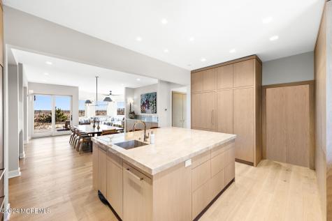 1437 Ocean Avenue Mantoloking NJ 08738