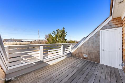 1437 Ocean Avenue Mantoloking NJ 08738