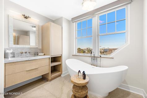 1437 Ocean Avenue Mantoloking NJ 08738