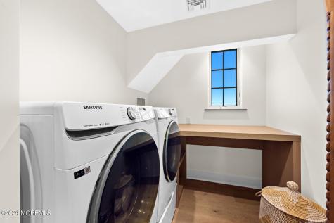 1437 Ocean Avenue Mantoloking NJ 08738